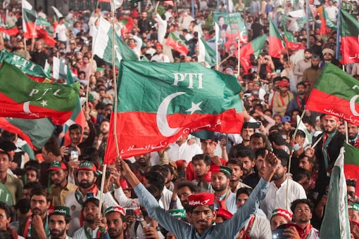 NO SENATOR WILL BE ARRESTED DURING PTI LONG MARCH: PML-N