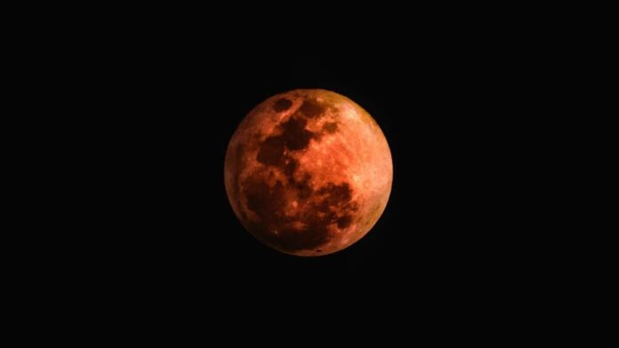 Lunar Eclipse (Chand Grahan) In Pakistan To Be Visible On 8 Nov 2022